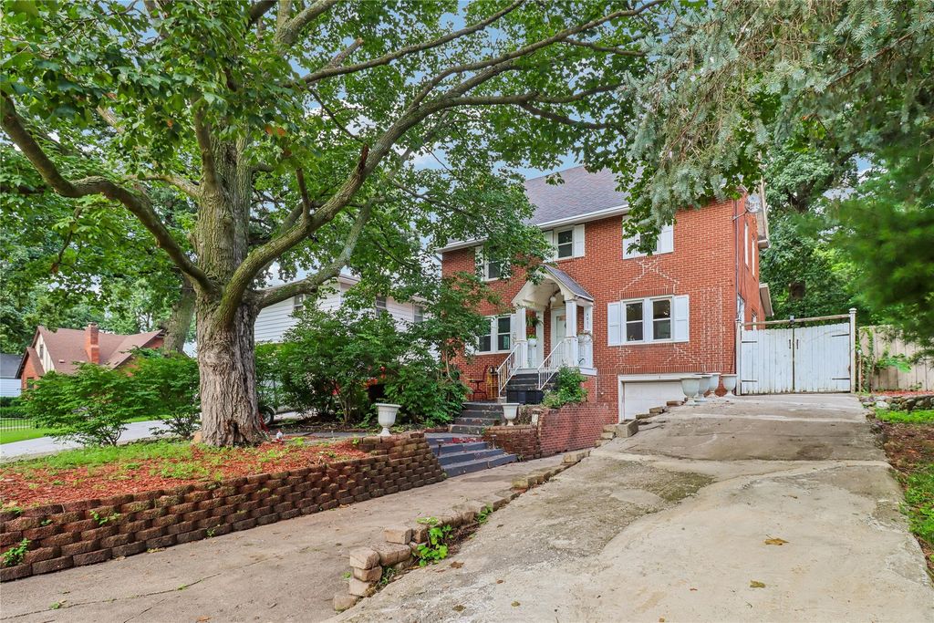 4051 12th Street, Des Moines, IA 50313