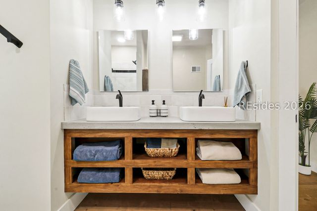 12 Combahee Rd, Hilton Head Island, SC 29928