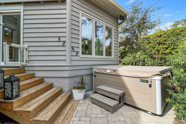 12 Combahee Rd, Hilton Head Island, SC 29928