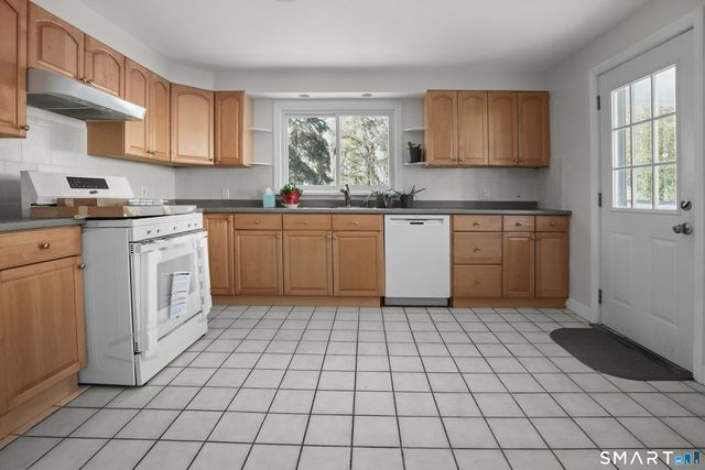 2 Rochelle Road, Norwalk, CT 06854