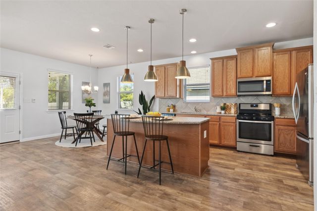 208 Callahan LN, Leander, TX 78641