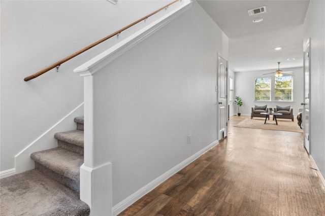 208 Callahan LN, Leander, TX 78641