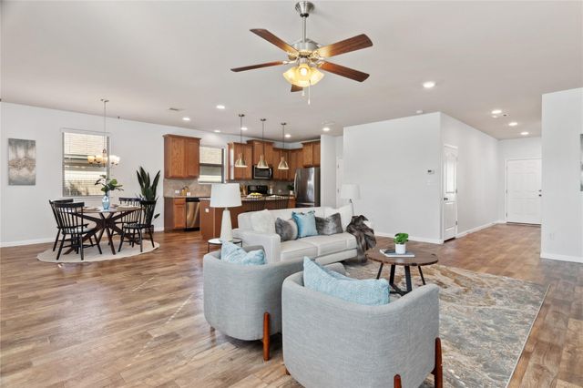 208 Callahan LN, Leander, TX 78641