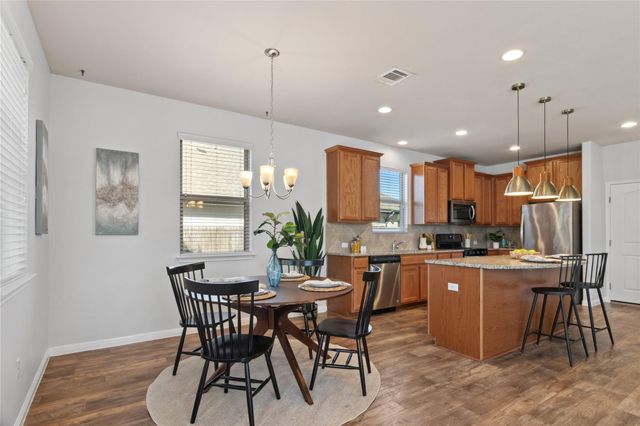 208 Callahan LN, Leander, TX 78641