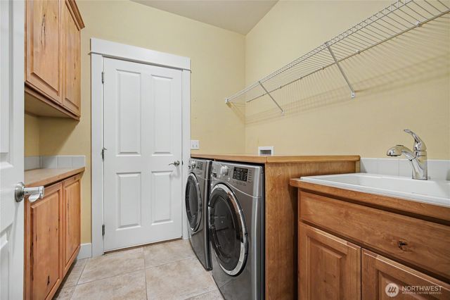 8239 Orcas Loop NE, Olympia, WA 98516