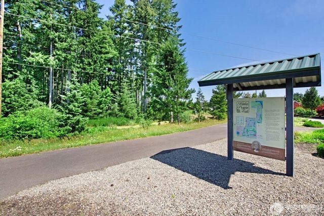 8239 Orcas Loop NE, Olympia, WA 98516