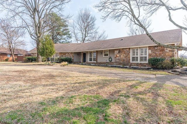 2100 Queensbury Way, Fort Smith, AR 72908