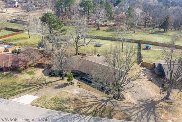 2100 Queensbury Way, Fort Smith, AR 72908