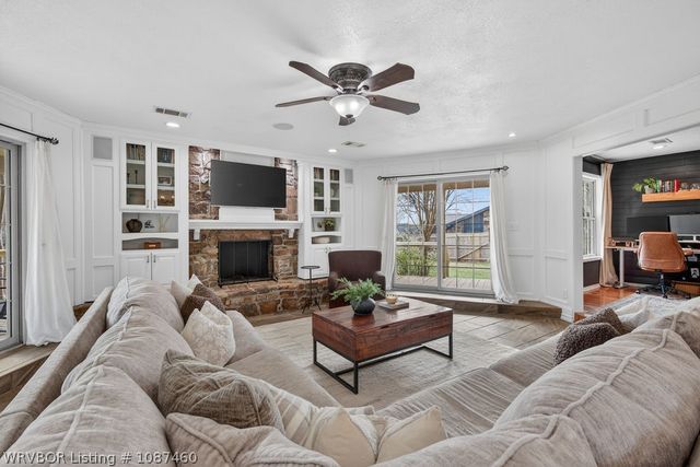 2100 Queensbury Way, Fort Smith, AR 72908