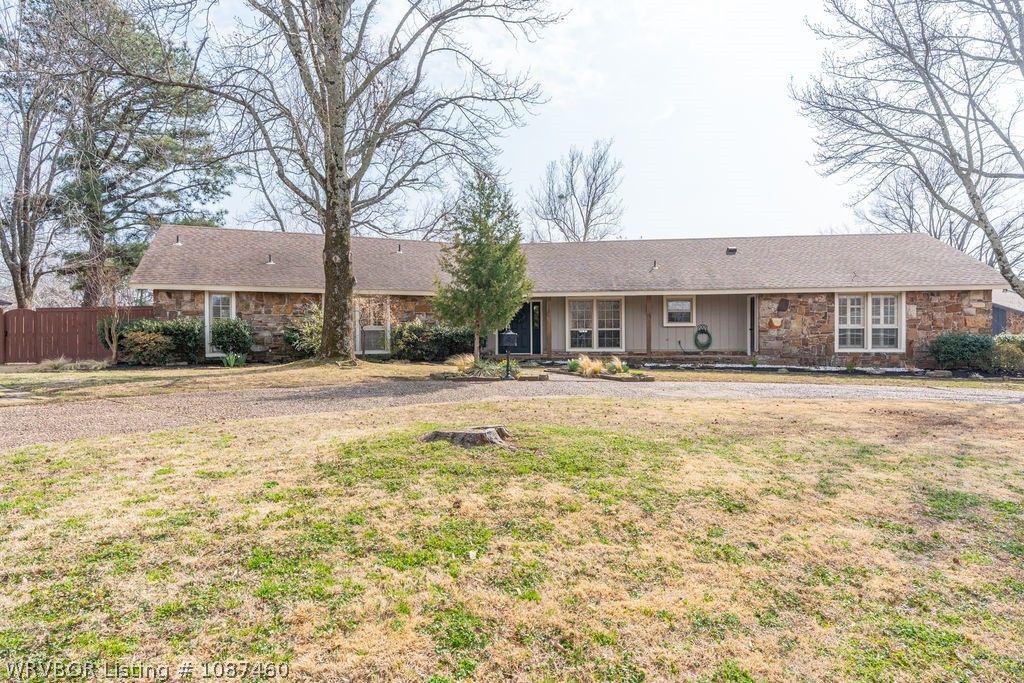 2100 Queensbury Way, Fort Smith, AR 72908