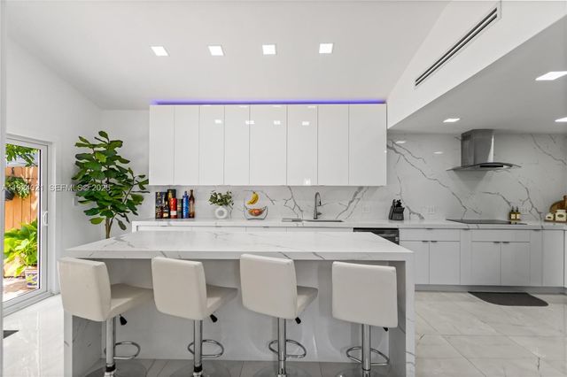 8740 NW 153rd Ter, Miami Lakes, FL 33018