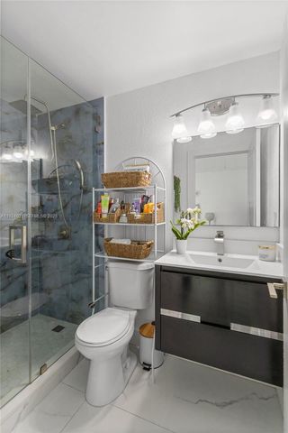 8740 NW 153rd Ter, Miami Lakes, FL 33018