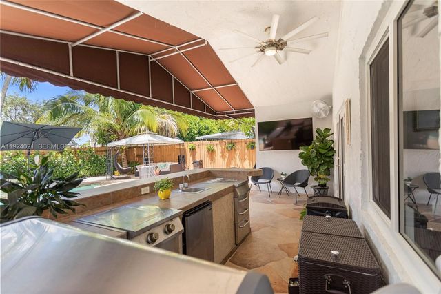 8740 NW 153rd Ter, Miami Lakes, FL 33018