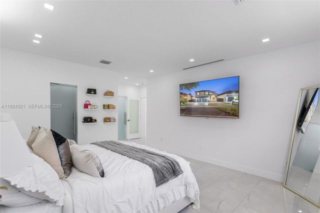 8740 NW 153rd Ter, Miami Lakes, FL 33018