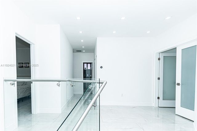 8740 NW 153rd Ter, Miami Lakes, FL 33018