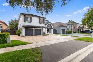 8740 NW 153rd Ter, Miami Lakes, FL 33018