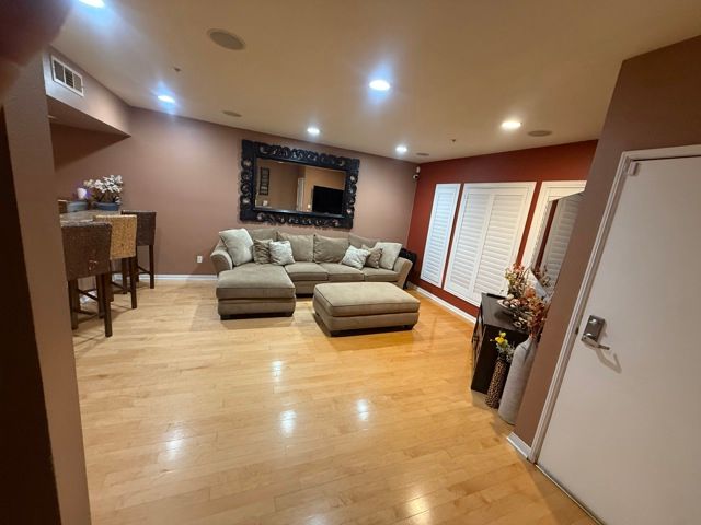12078 S Broadway, Los Angeles, CA 90061