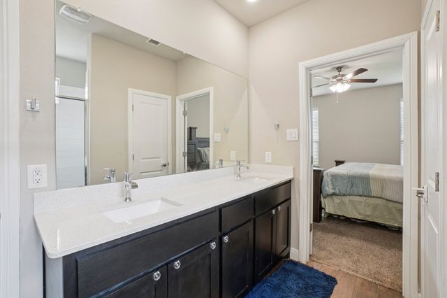 701 Indian Hawthorn Drive, Glenn Heights, TX 75154