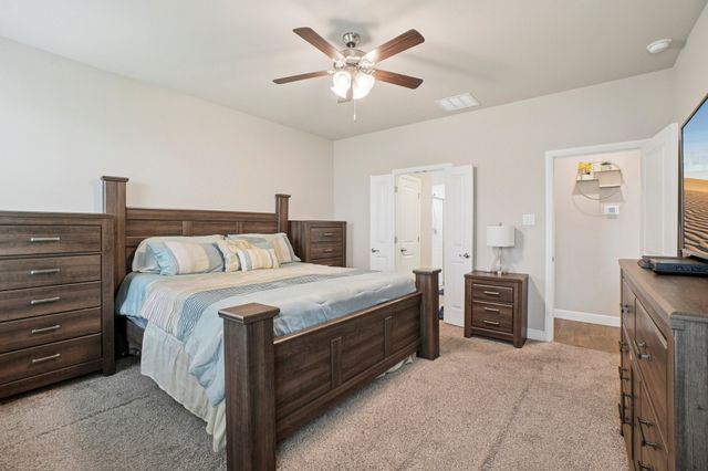 701 Indian Hawthorn Drive, Glenn Heights, TX 75154