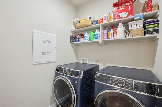 701 Indian Hawthorn Drive, Glenn Heights, TX 75154