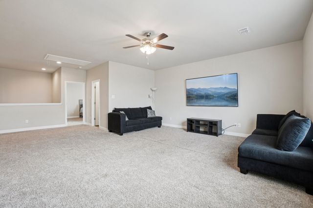 701 Indian Hawthorn Drive, Glenn Heights, TX 75154