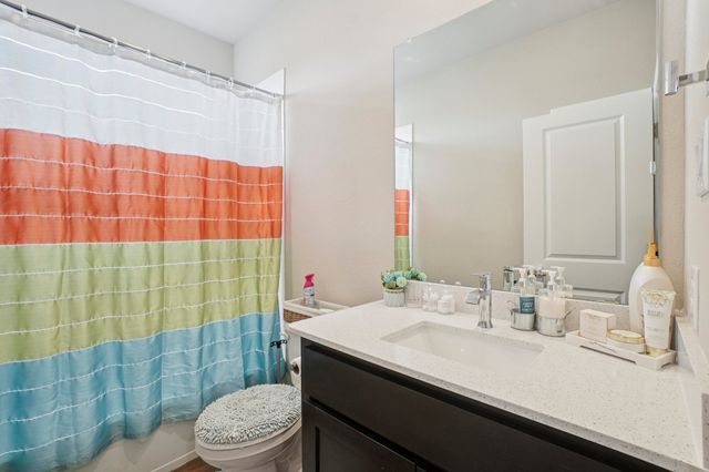 701 Indian Hawthorn Drive, Glenn Heights, TX 75154