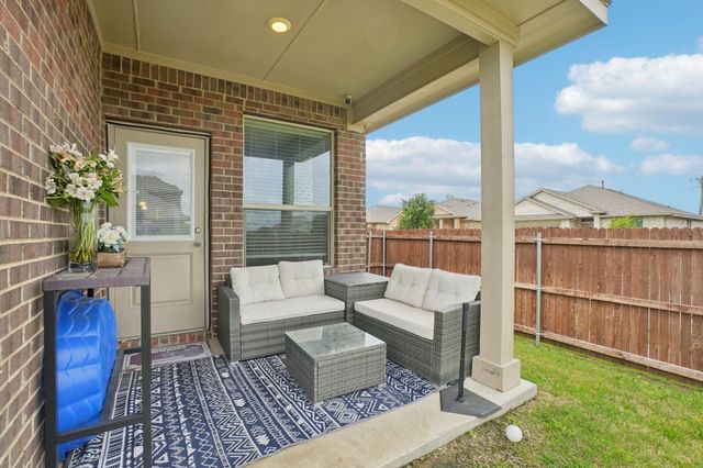 701 Indian Hawthorn Drive, Glenn Heights, TX 75154