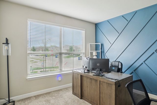 701 Indian Hawthorn Drive, Glenn Heights, TX 75154