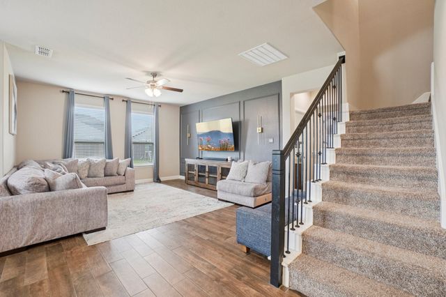 701 Indian Hawthorn Drive, Glenn Heights, TX 75154