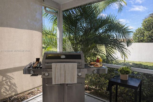 4805 Highland Dr, Tamarac, FL 33319