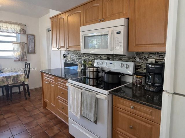 4805 Highland Dr, Tamarac, FL 33319