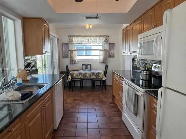 4805 Highland Dr, Tamarac, FL 33319