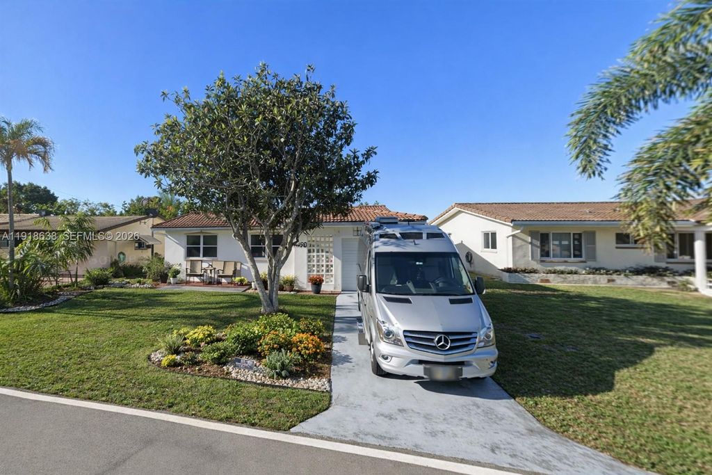 4805 Highland Dr, Tamarac, FL 33319