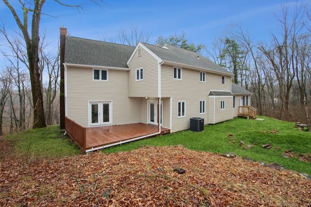 51 Laura Road, Hamden, CT 06514