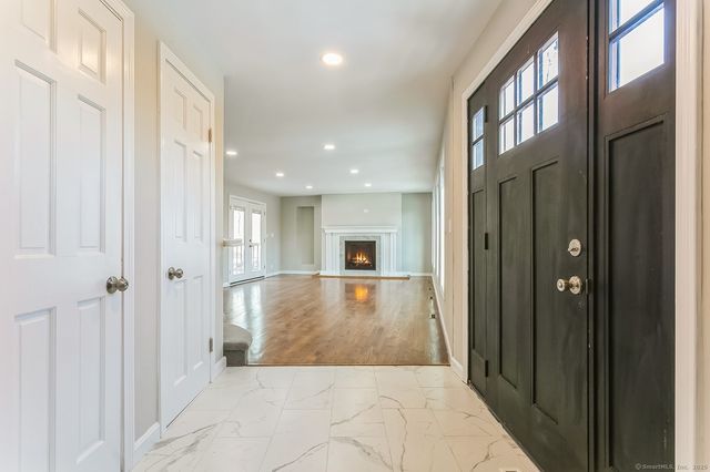 51 Laura Road, Hamden, CT 06514