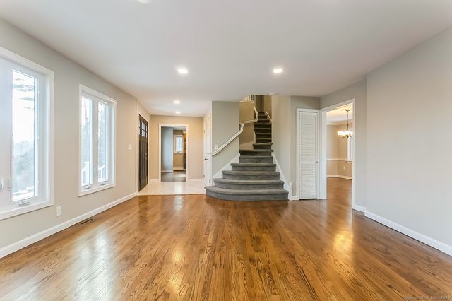 51 Laura Road, Hamden, CT 06514