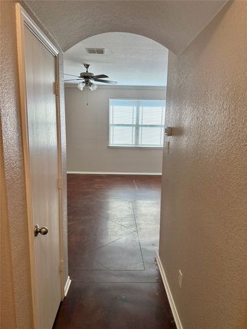 2314 Aldergate Drive, Arlington, TX 76012