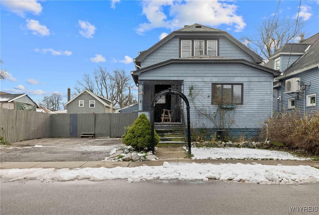 52 Gilbert Avenue, Hamburg, NY 14219