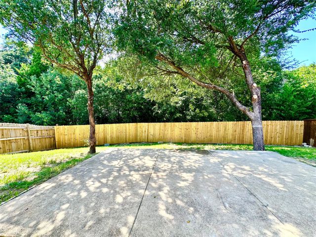 1957 Earnhardt Way, Dallas, TX 75217
