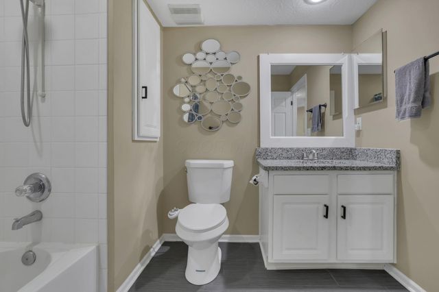 5870 Crooked Creek Boulevard, Grove City, OH 43123