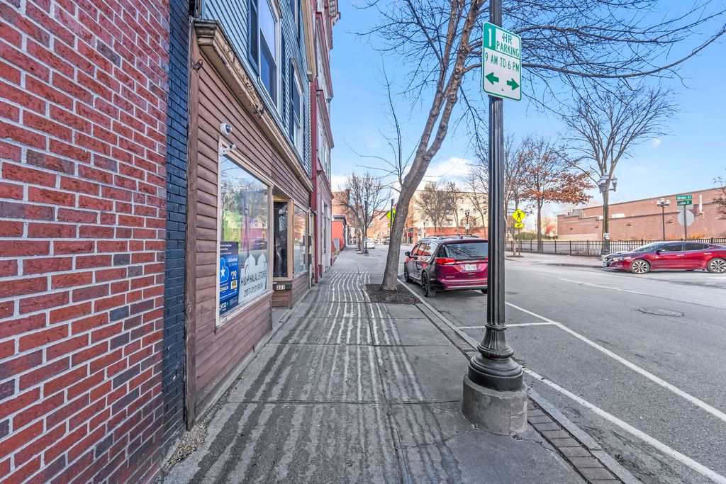 337 Lisbon Street, Lewiston, ME 04240 — photo 4