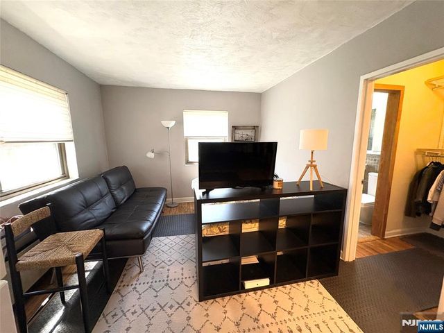 3081 Edwin Avenue 2J, Fort Lee, NJ 07024