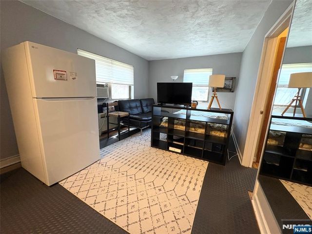 3081 Edwin Avenue 2J, Fort Lee, NJ 07024