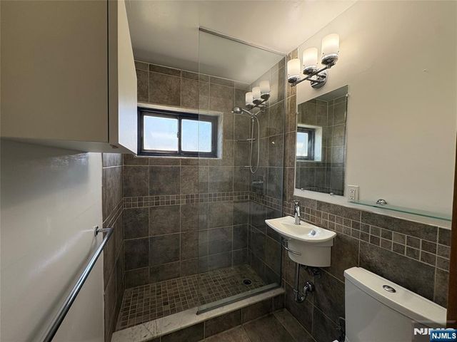 3081 Edwin Avenue 2J, Fort Lee, NJ 07024