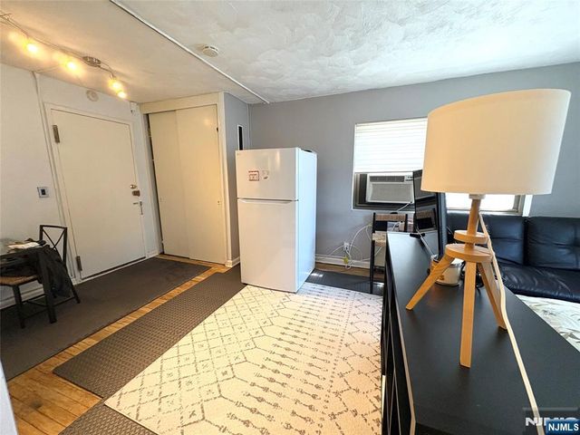 3081 Edwin Avenue 2J, Fort Lee, NJ 07024