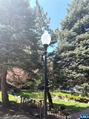 3081 Edwin Avenue 2J, Fort Lee, NJ 07024