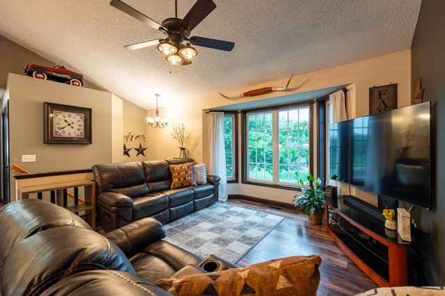 617 12th Street, Farmington, MN 55024