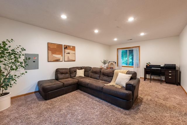 617 12th Street, Farmington, MN 55024