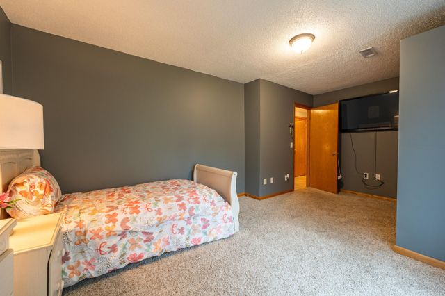 617 12th Street, Farmington, MN 55024