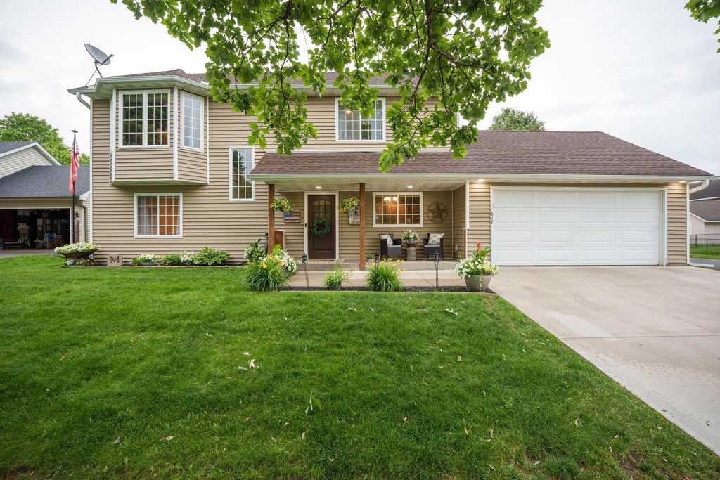 617 12th Street, Farmington, MN 55024